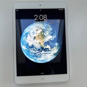 Apple iPad mini 2 /32gb storage.
